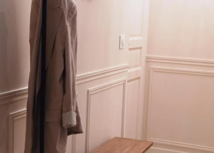 Apartment Elegance And Parisian Charm Tuileries